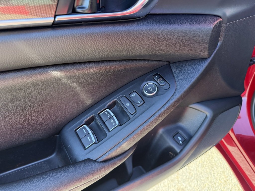 Used 2021 Honda Accord Sport image 12