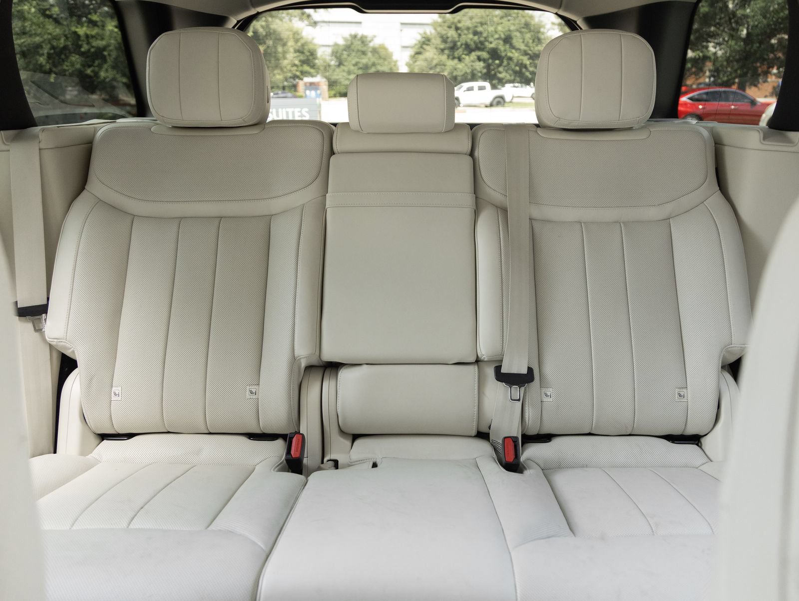 Used 2025 Land Rover Range Rover SE AWD/4WD image 27