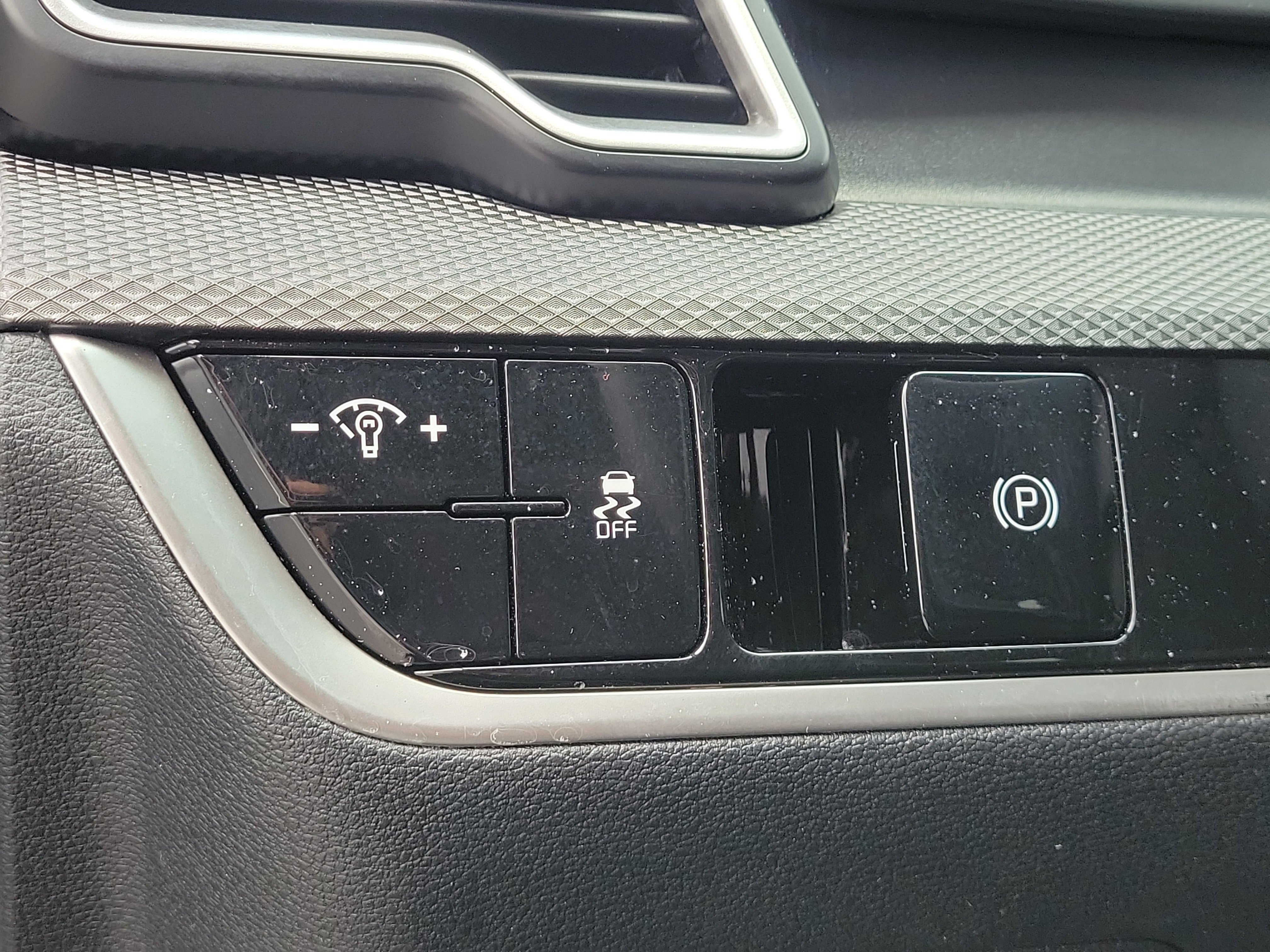 Used 2025 Kia Sportage LX FWD image 21
