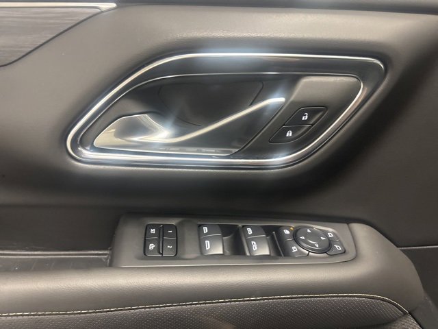 Used 2024 GMC Yukon XL SLT w/ SLT Luxury Package image 17