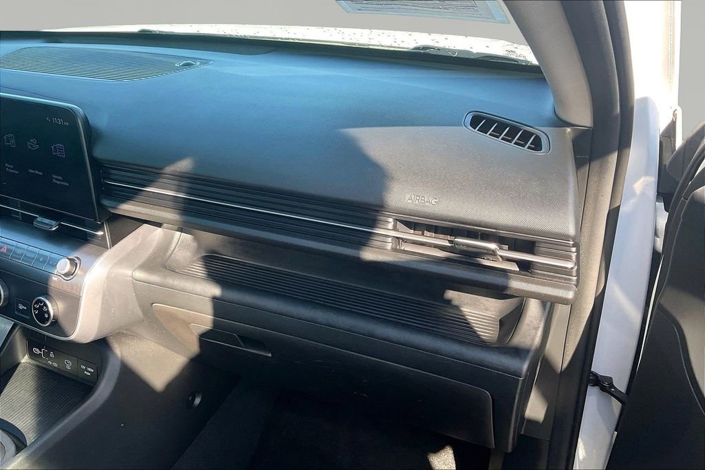 Used 2024 Hyundai Kona SE image 28