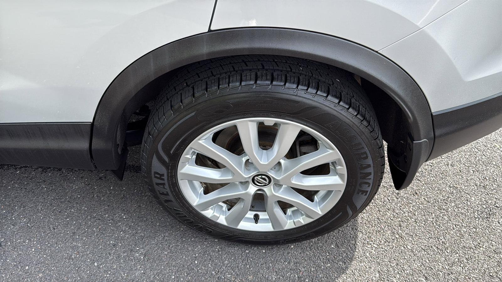 Used 2020 Nissan Rogue Sport SV AWD/4WD image 21