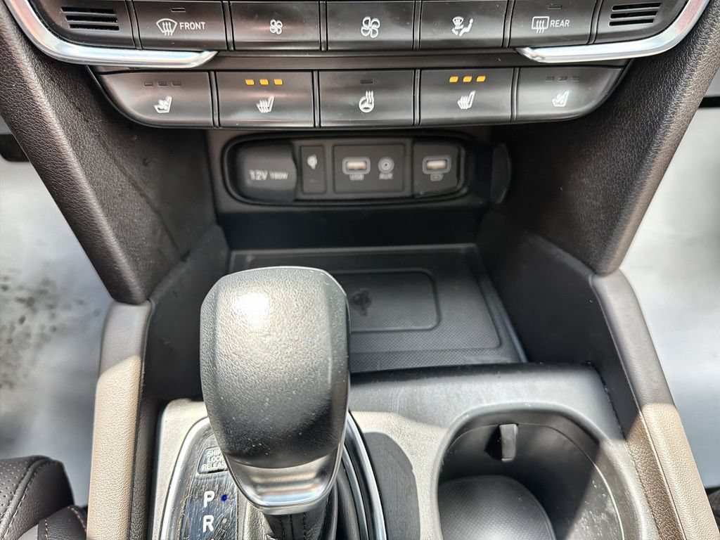 Used 2020 Hyundai Santa Fe Limited AWD/4WD image 17
