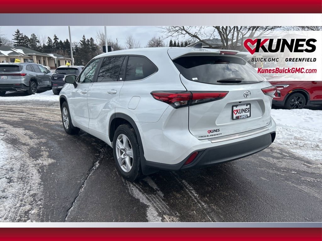 Used 2023 Toyota Highlander LE image 8