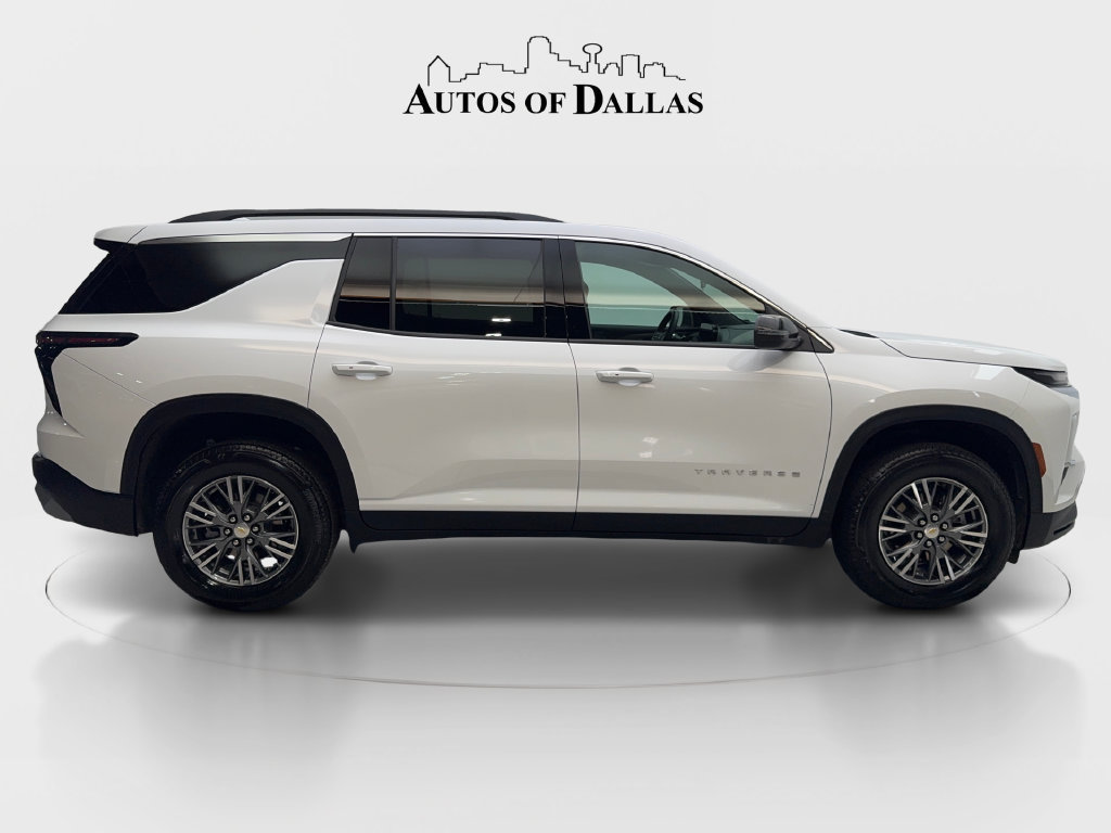 Used 2026 Chevrolet Traverse LT FWD image 6