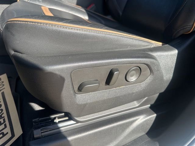 Used 2022 GMC Yukon XL AT4 image 15