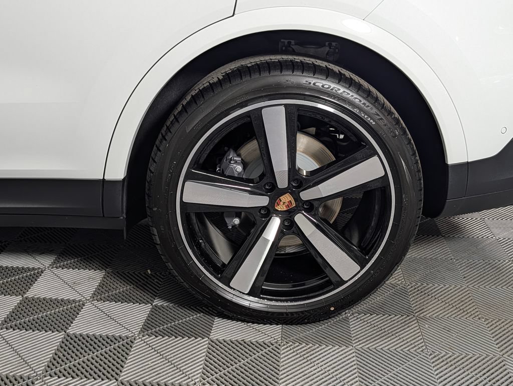 New 2026 Porsche Cayenne AWD/4WD image 12
