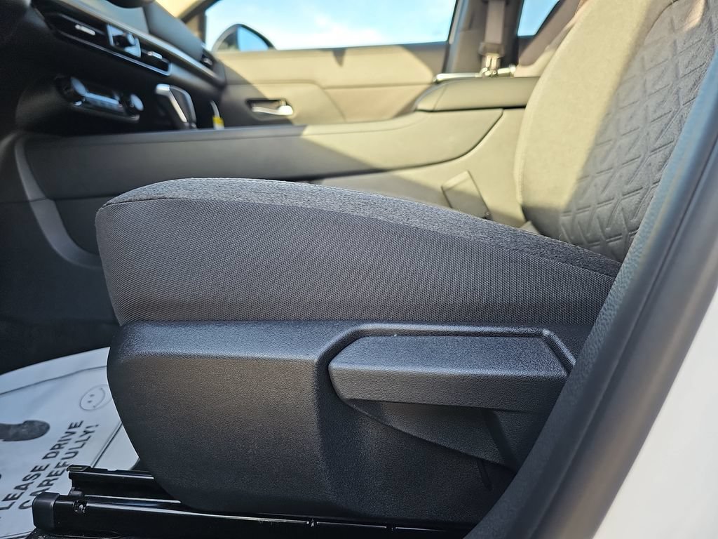 New 2026 Nissan Kicks SV w/ SV Premium Package FWD image 31