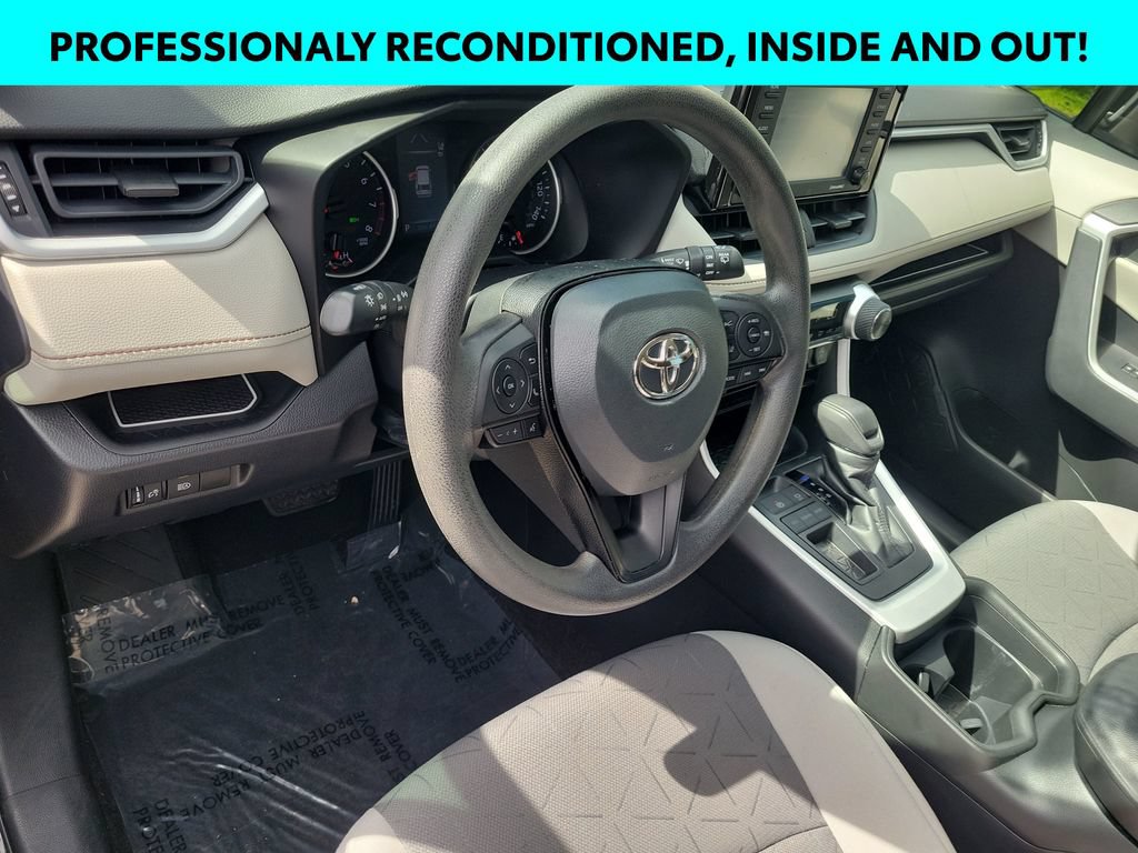 Used 2021 Toyota RAV4 XLE FWD image 7