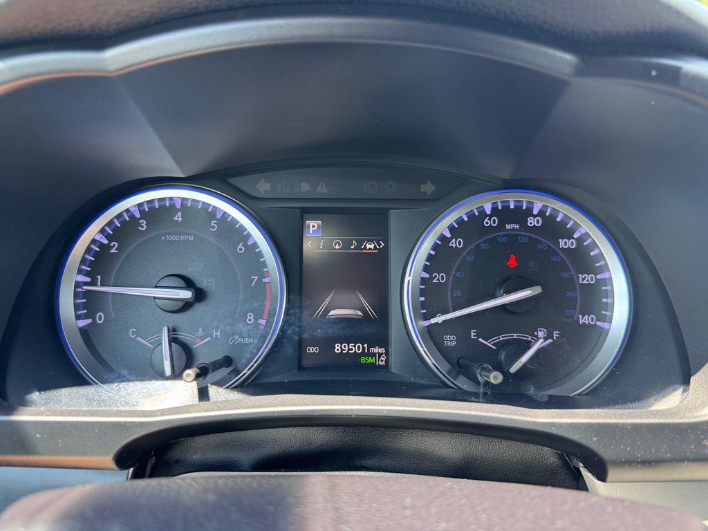 Used 2019 Toyota Highlander XLE w/ Carpet Mat Package (TMS) AWD/4WD image 22