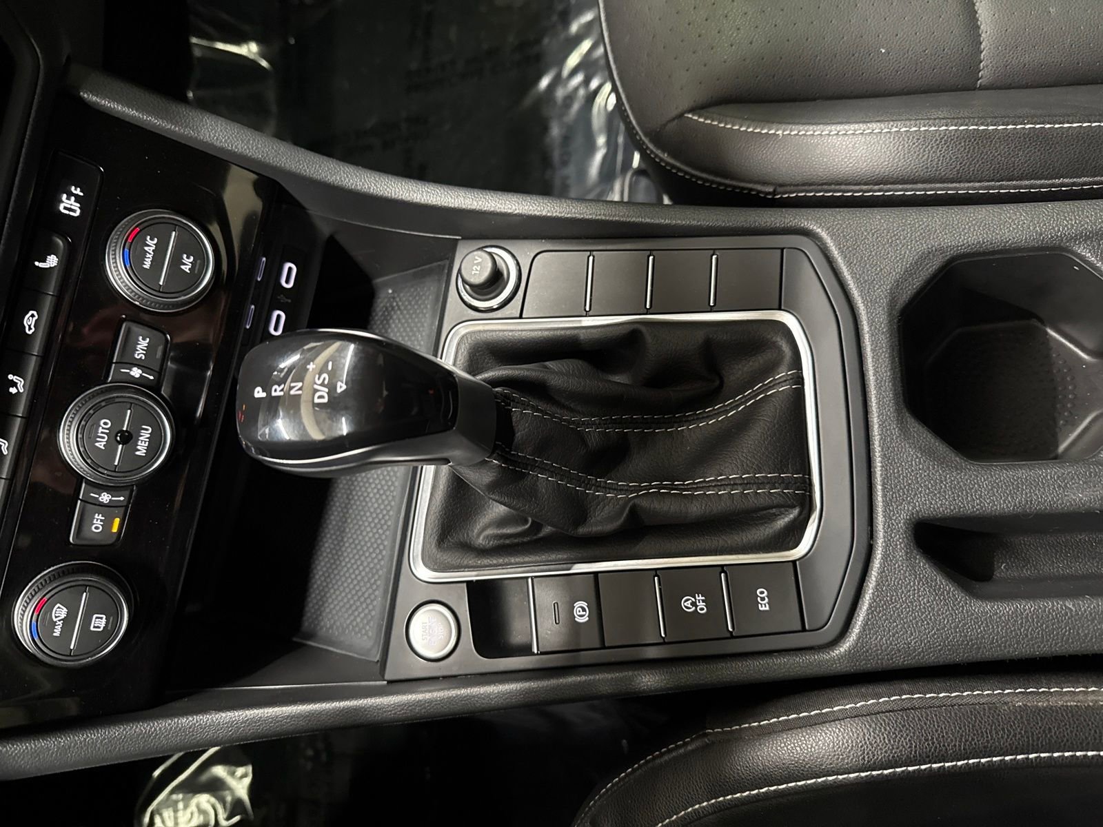 Used 2023 Volkswagen Jetta SE image 25