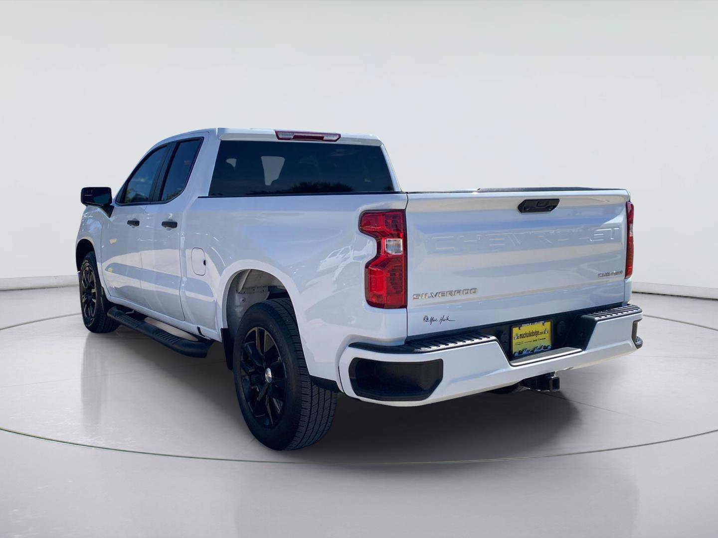 Used 2024 Chevrolet Silverado 1500 Custom RWD image 3