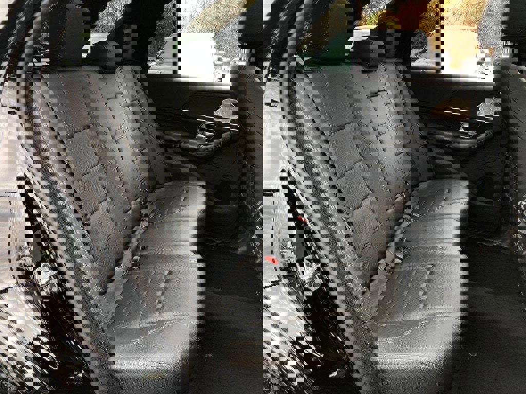 Certified 2022 Mercedes-Benz GLE 350 4MATIC w/ AMG Line Exterior image 36