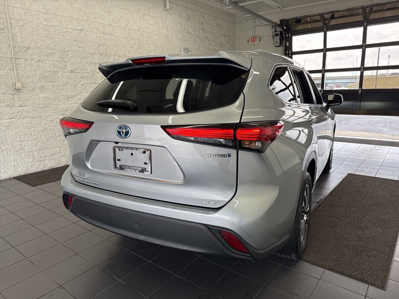 Used 2023 Toyota Highlander XLE image 7