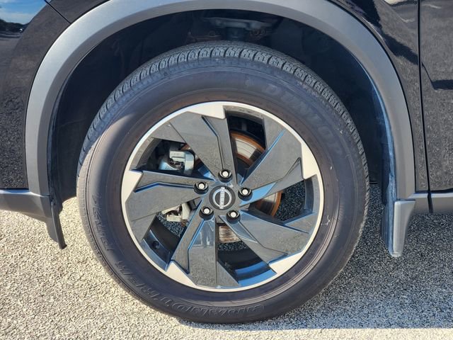 Used 2025 Nissan Rogue SV w/ SV Premium Package FWD image 7