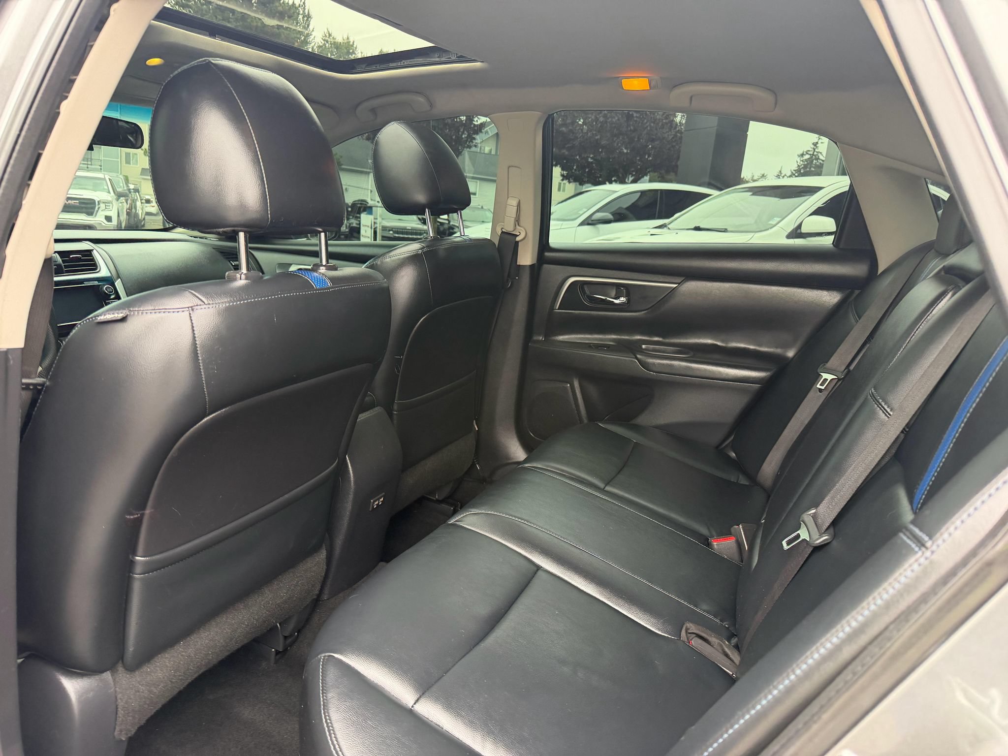 Used 2018 Nissan Altima 2.5 SR w/ SR Midnight Edition FWD image 3