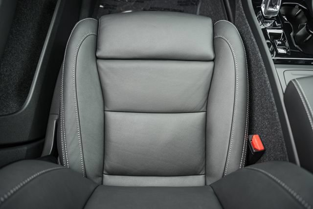 New 2026 Volvo XC40 B5 Plus w/ Climate Package AWD/4WD image 33