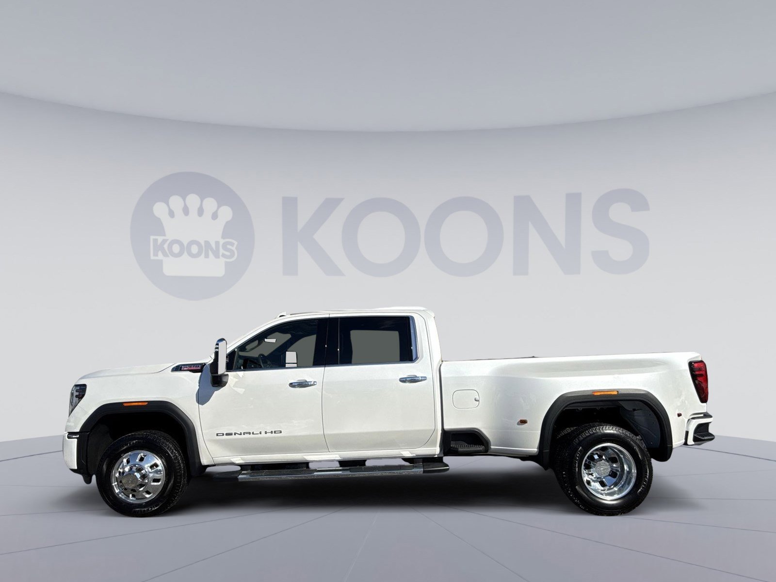 Used 2024 GMC Sierra 3500 Denali w/ Denali Reserve Package image 2