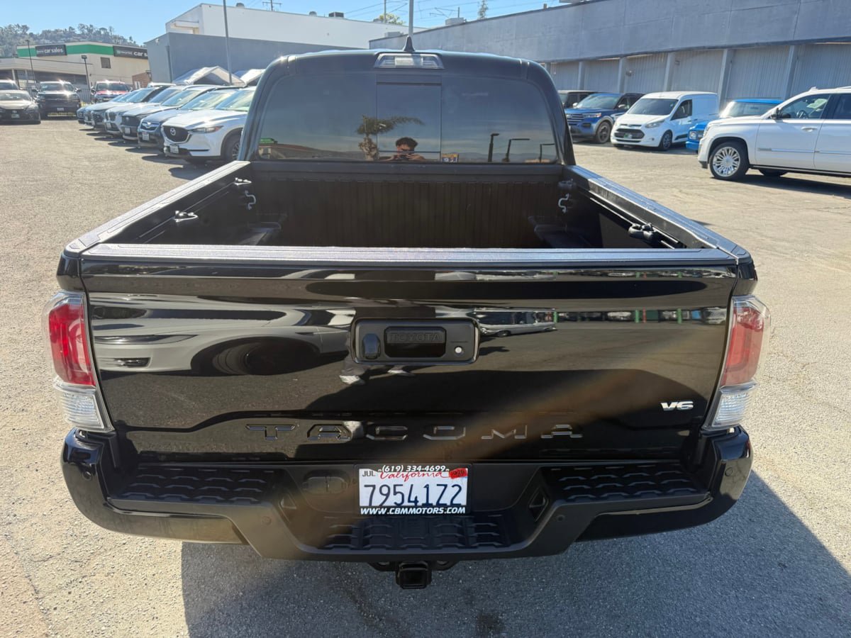 Used 2020 Toyota Tacoma TRD Sport w/ Technology Package RWD image 8