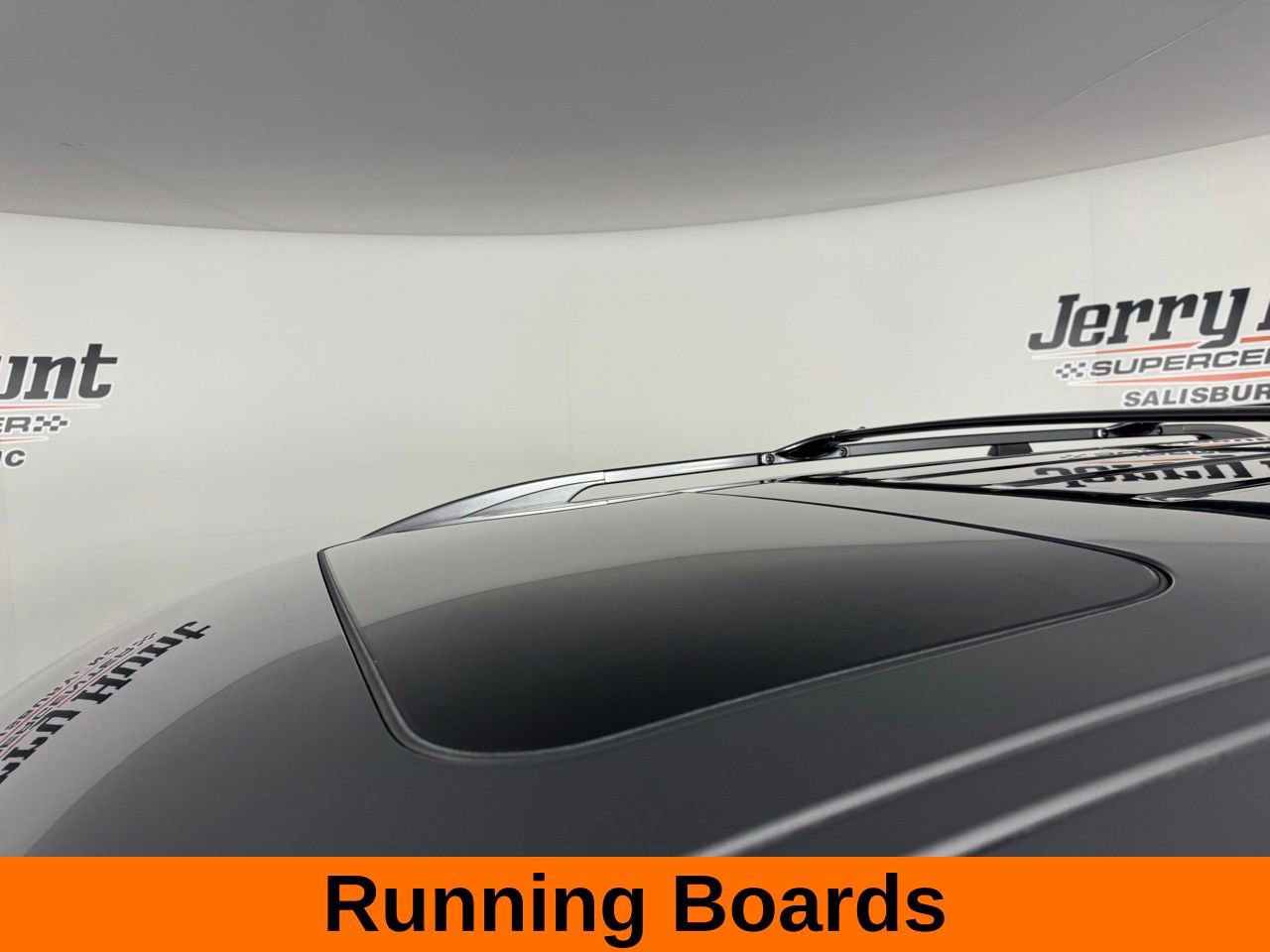 Used 2024 Nissan Armada Platinum w/ Captain's Chairs Package image 13