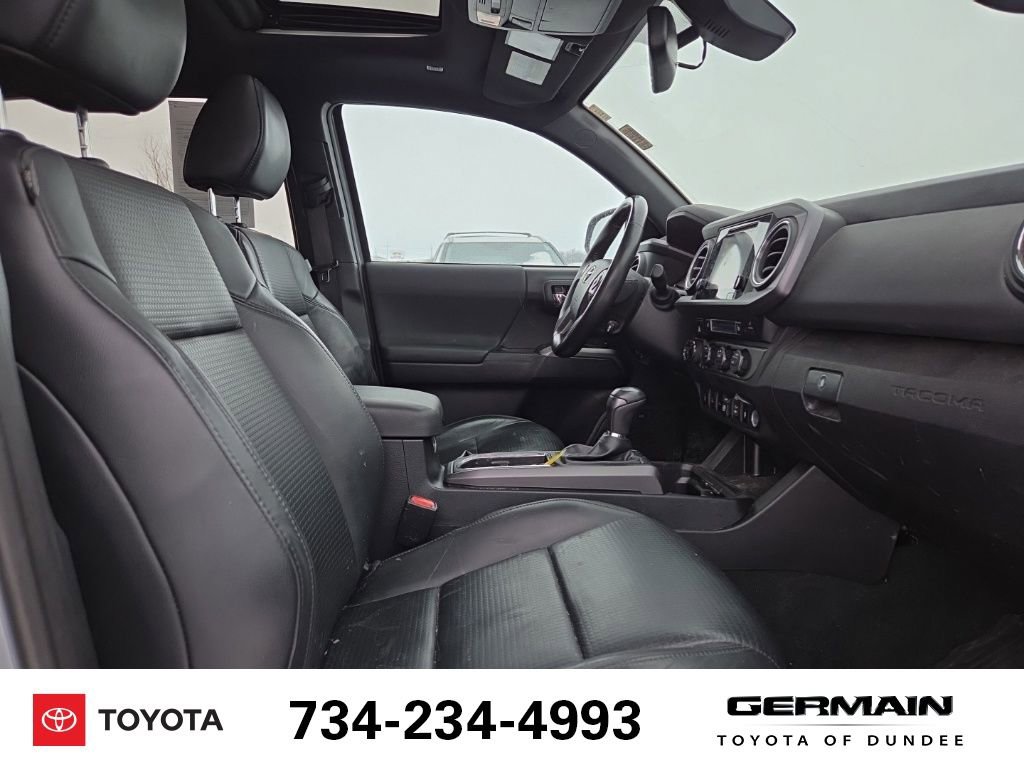 Used 2019 Toyota Tacoma TRD Sport image 16