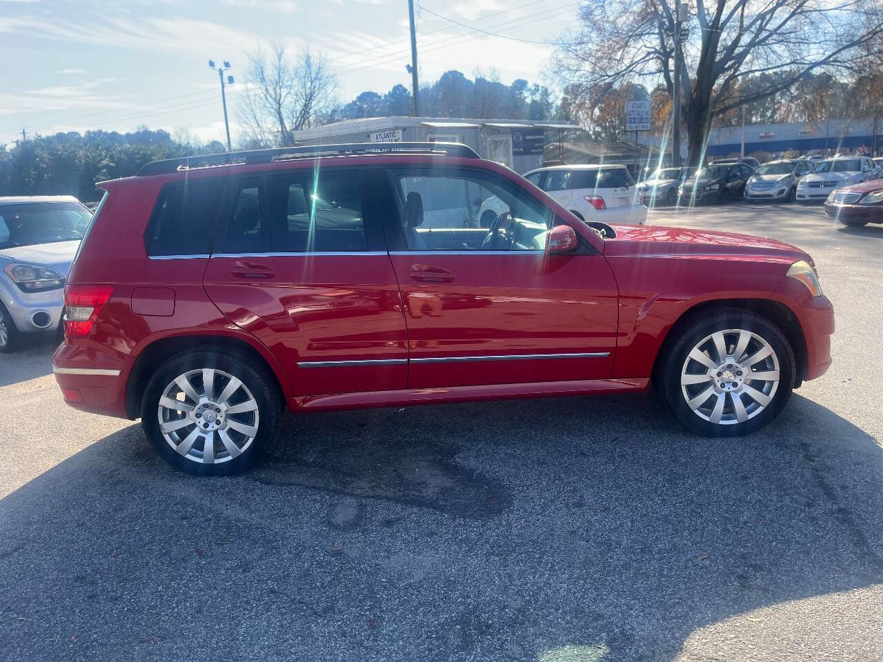 Used 2011 Mercedes-Benz GLK 350 4MATIC image 4