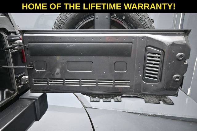 Used 2017 Jeep Wrangler Unlimited Sahara w/ Max Tow Package AWD/4WD image 34