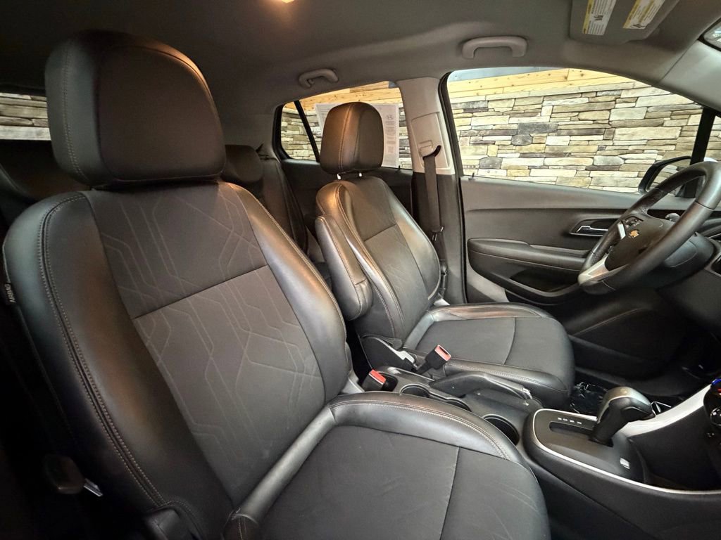 Used 2018 Chevrolet Trax LT w/ LT Convenience Package image 15