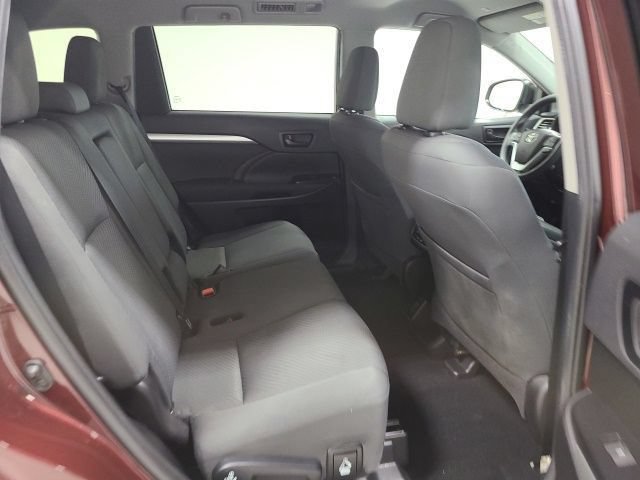 Certified 2019 Toyota Highlander LE FWD image 14