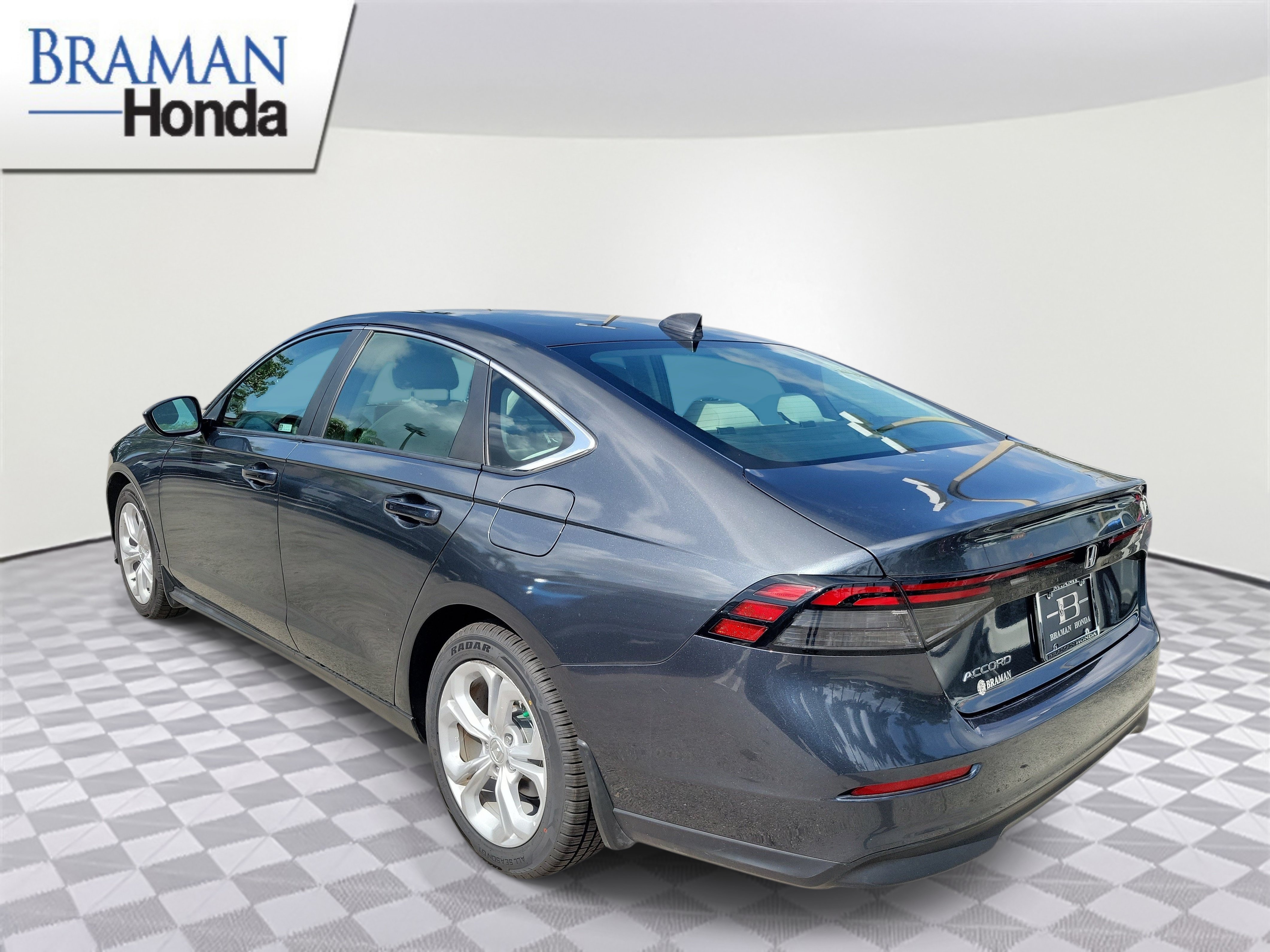 Certified 2023 Honda Accord LX image 4