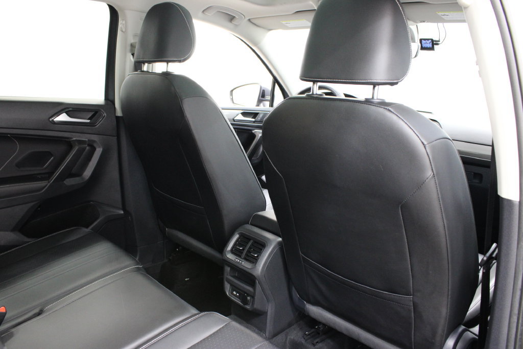 Used 2024 Volkswagen Tiguan SE w/ Panoramic Sunroof Package FWD image 20