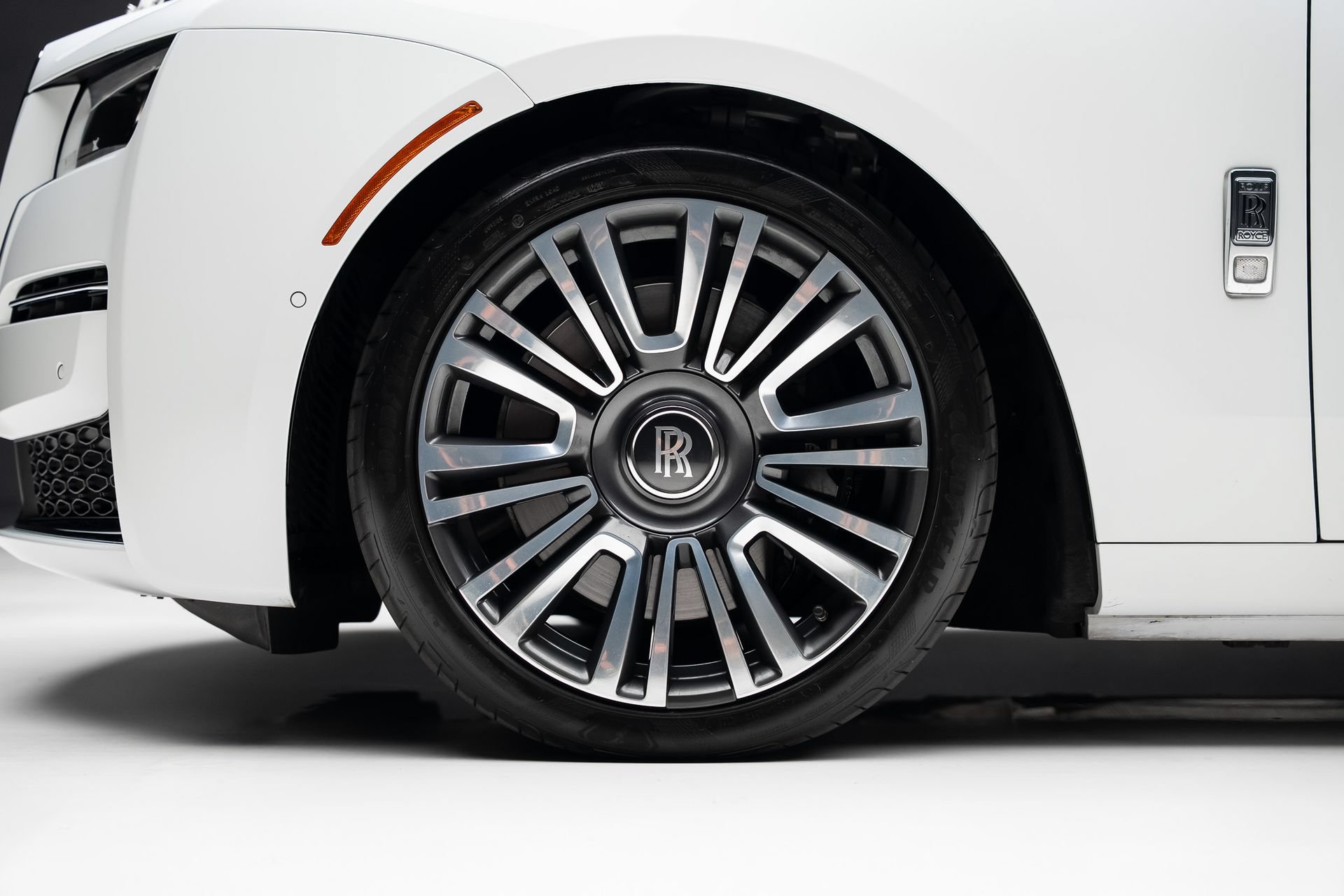 Used 2022 Rolls-Royce Ghost Extended Wheelbase AWD/4WD image 19