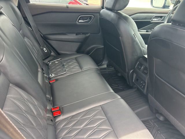 Used 2022 Nissan Rogue Platinum w/ Head-Up Display Package FWD image 14