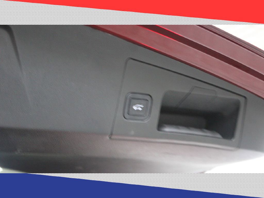 Used 2017 Cadillac XT5 Luxury w/ Driver Awareness Package image 30