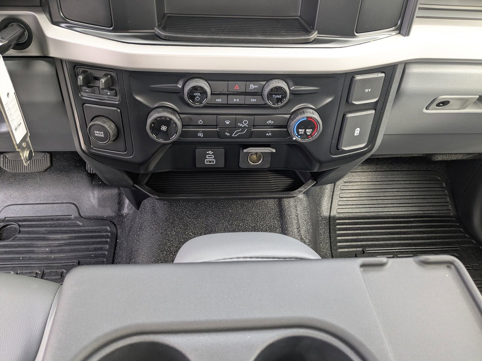 New 2025 Ford F450 XL w/ XL Chrome Package image 19