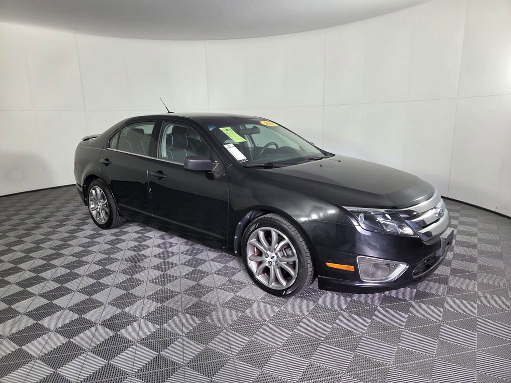 Used 2011 Ford Fusion SE w/ Appearance Pkg image 2