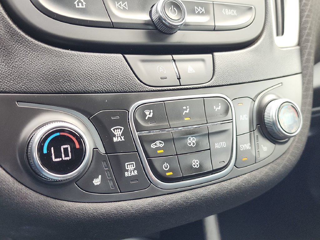 Used 2023 Chevrolet Malibu LT w/ Driver Confidence Package FWD image 18
