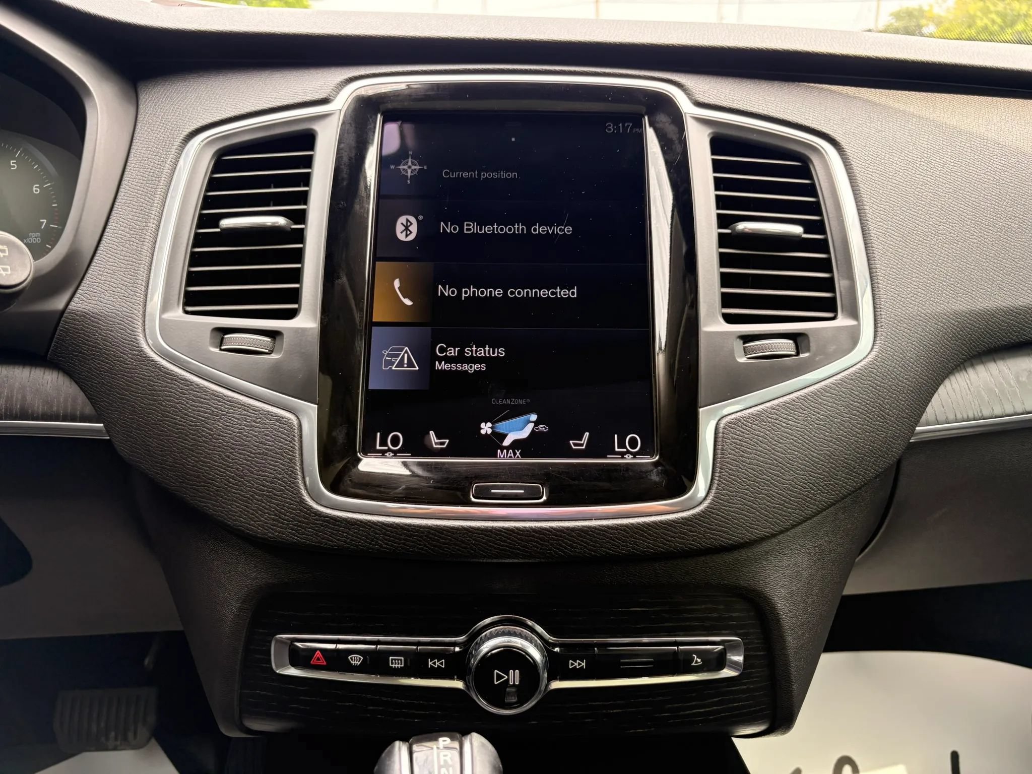 Used 2020 Volvo XC90 T5 Momentum w/ Protection Package Premier AWD/4WD image 22
