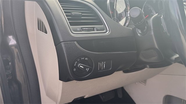 Used 2019 Dodge Grand Caravan SXT image 20