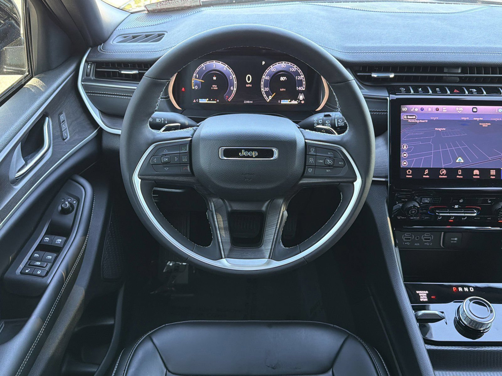 Used 2025 Jeep Grand Cherokee Limited AWD/4WD image 14