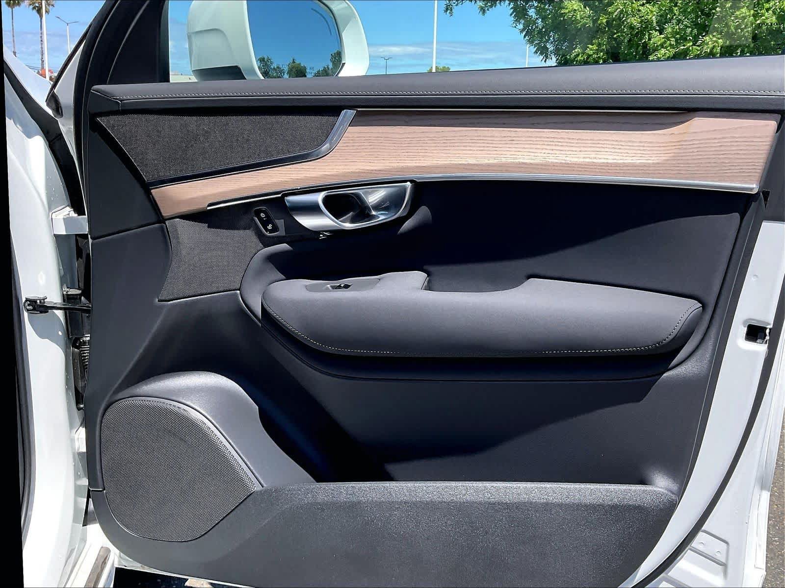 New 2026 Volvo XC90 B6 Core AWD/4WD image 31