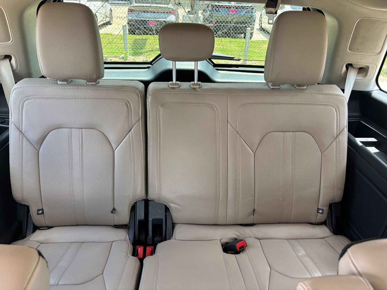 Used 2024 Ford Expedition Limited AWD/4WD image 32