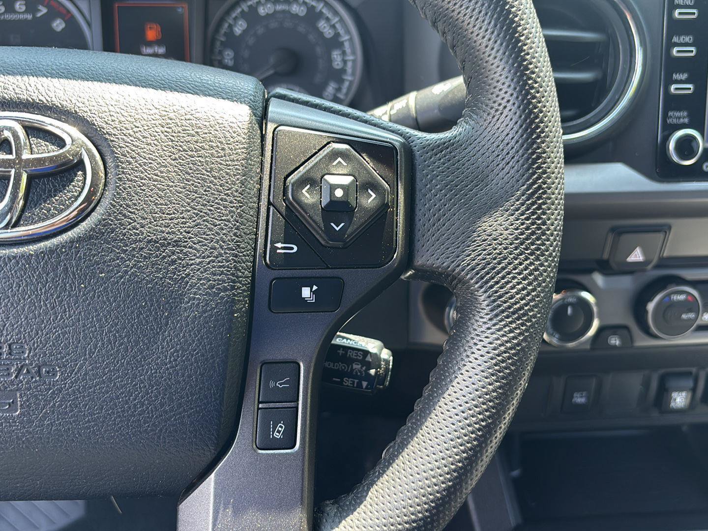 Used 2023 Toyota Tacoma TRD Sport AWD/4WD image 28