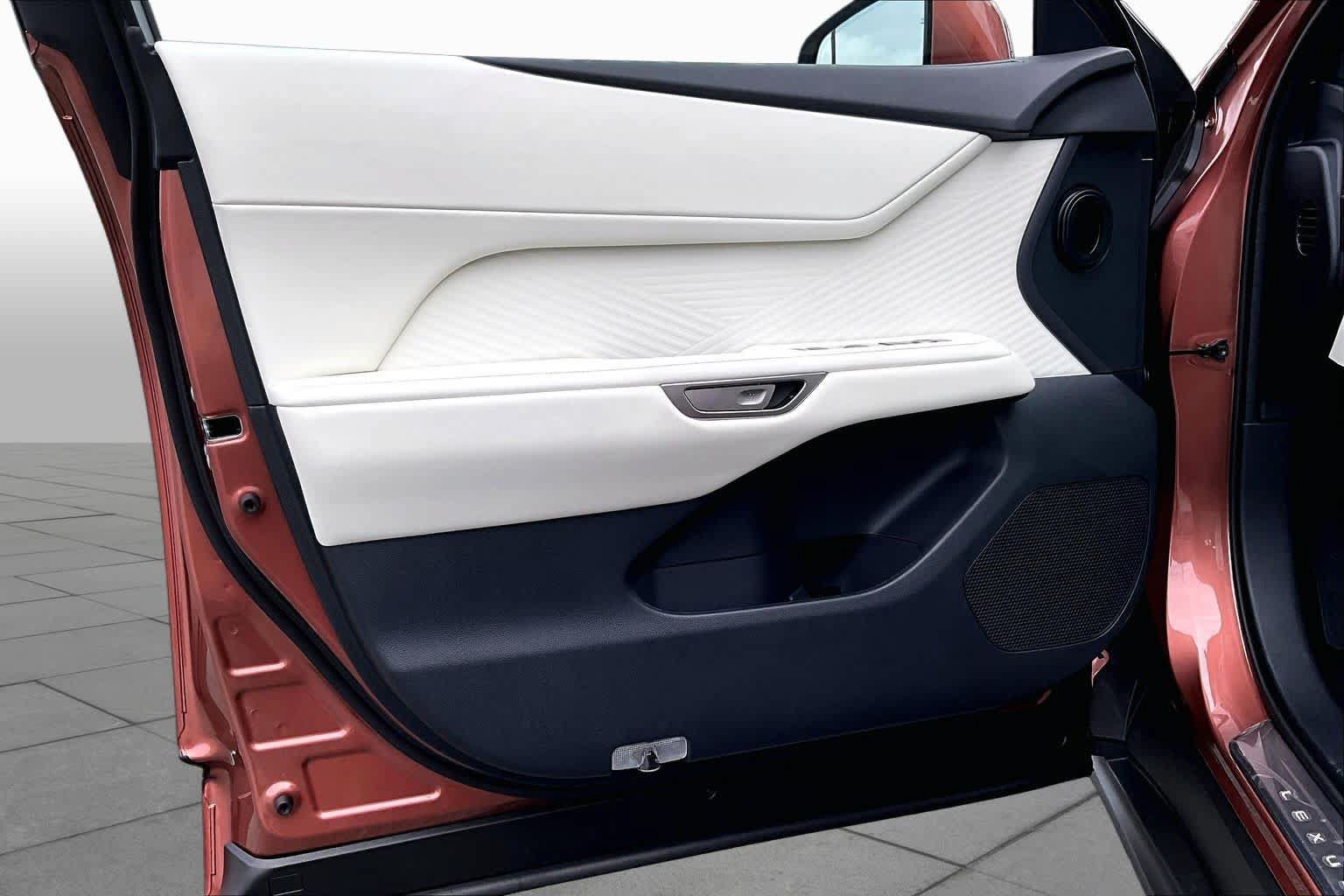 New 2026 Lexus ES 350e FWD image 16
