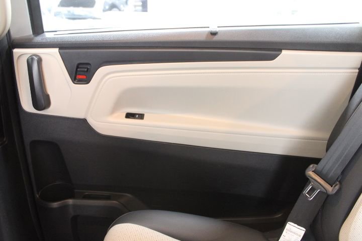 Used 2025 Honda Odyssey Elite image 30