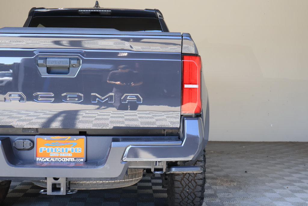 Used 2025 Toyota Tacoma TRD Sport AWD/4WD image 13