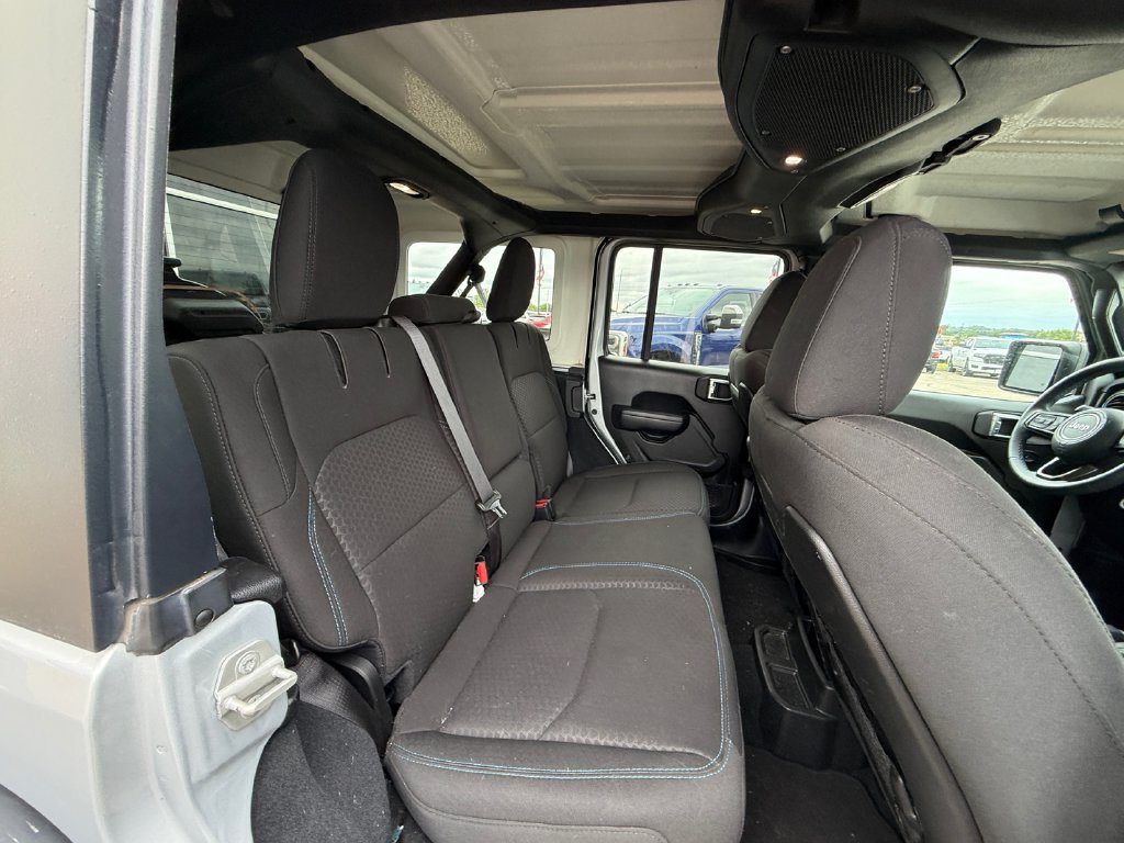 Used 2024 Jeep Wrangler Unlimited Rubicon 4xe AWD/4WD image 38