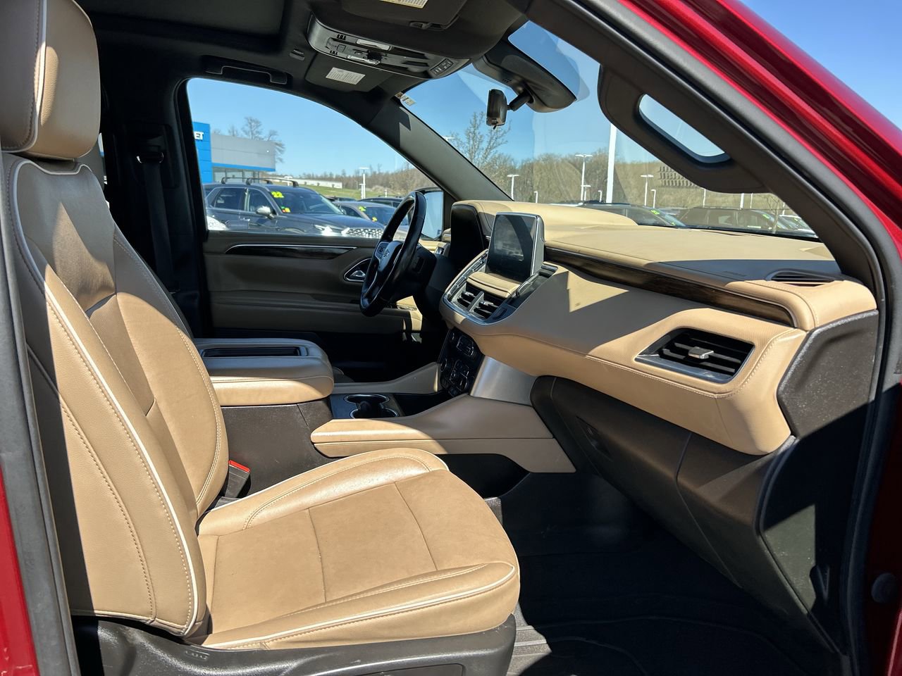 Used 2021 Chevrolet Suburban Premier w/ Premium Package AWD/4WD image 14