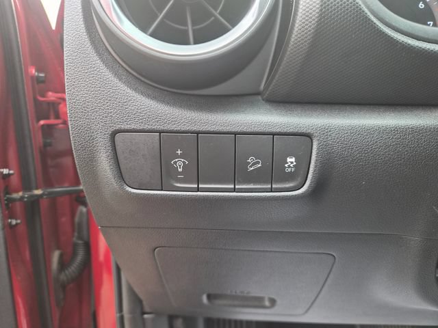 Used 2022 Hyundai Kona SE AWD/4WD image 16