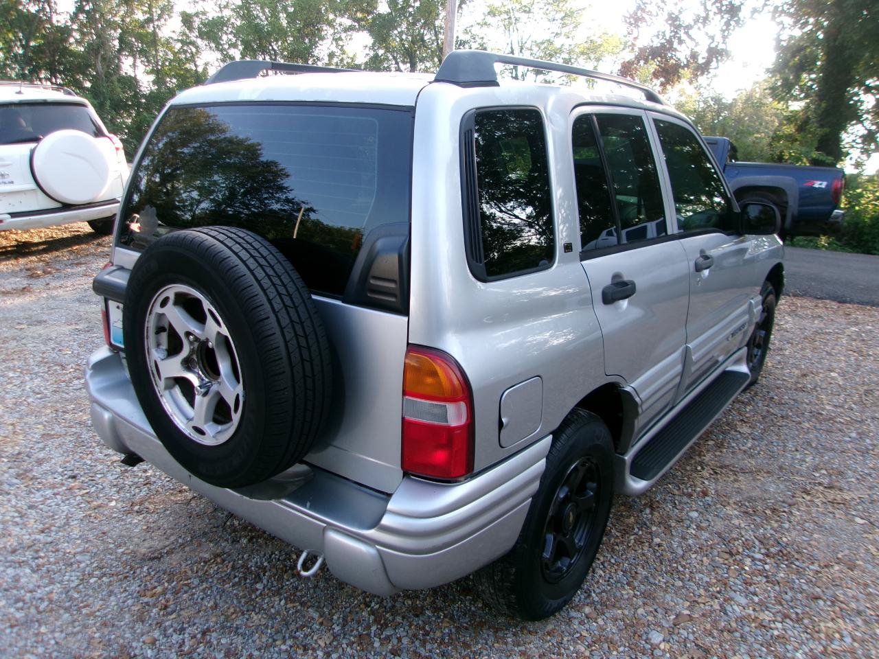 Used 2001 Chevrolet Tracker LT AWD/4WD image 18